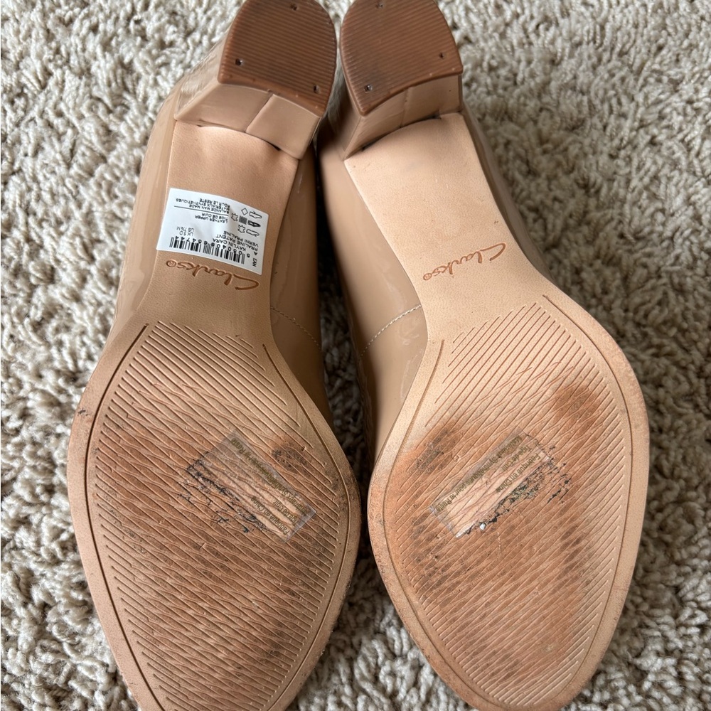 Clarks Women's Nude Patent Heels - Picture 5 of 5